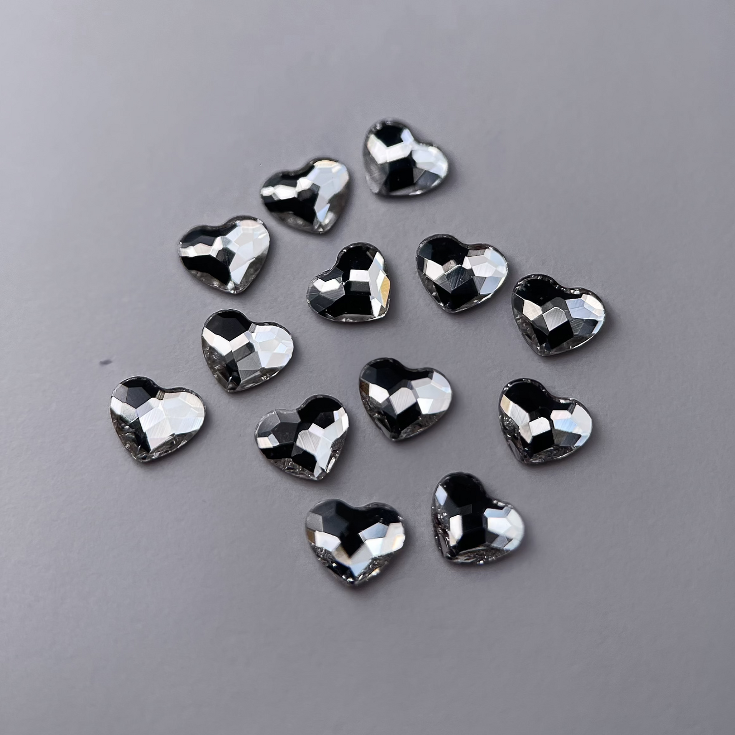 Strass dentaire Swarovski en forme de cœur, couleur crystal, haute brillance, qualité professionnelle.