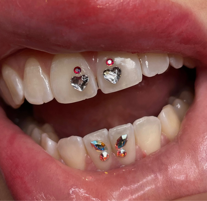 sourire brillant avec coeur crystal et navette swarovski hologrpahic